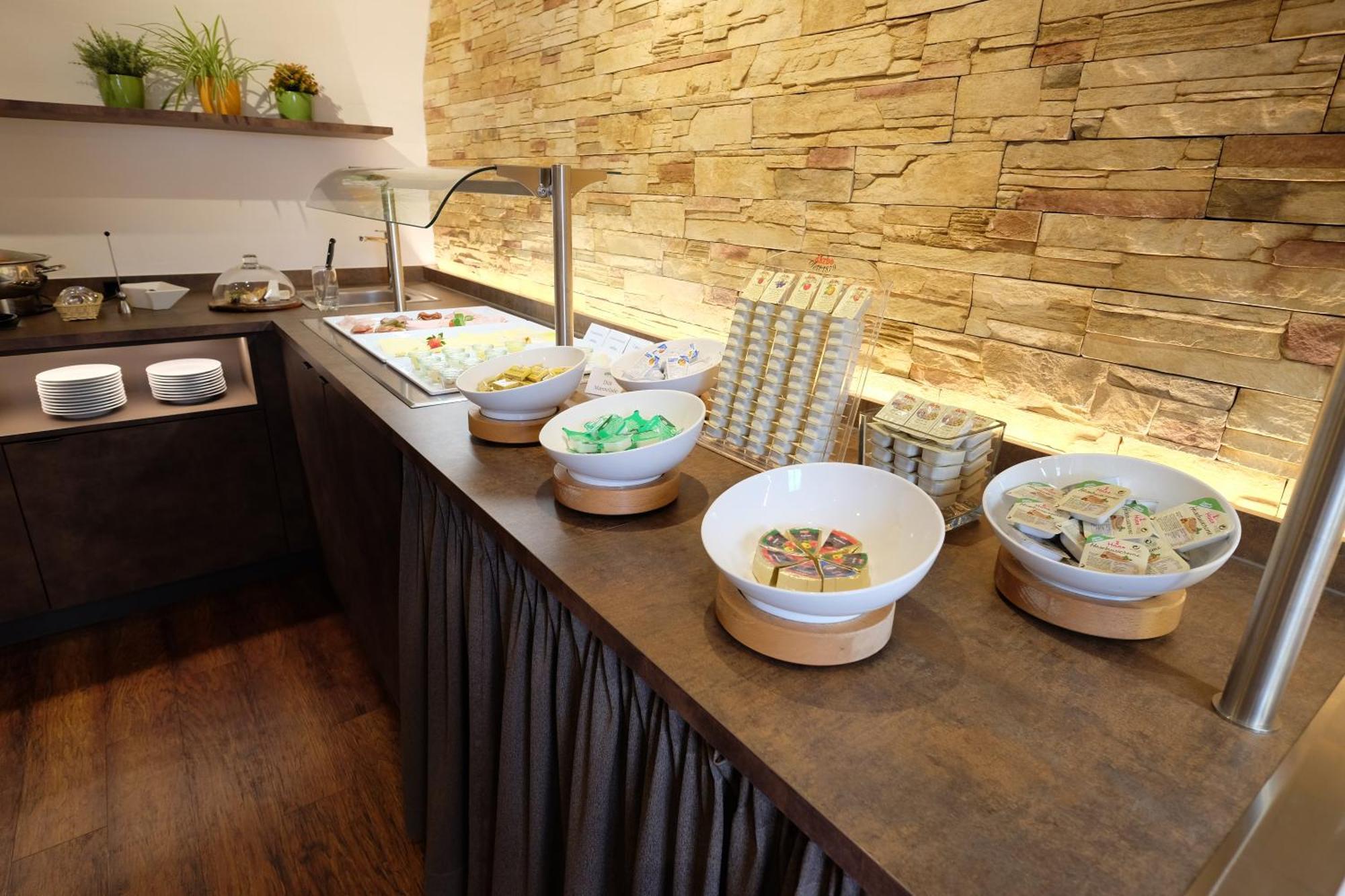 Hotel Restaurant Neuhold Wagna Экстерьер фото